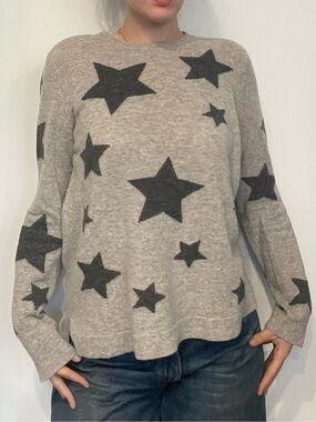 Neiman Marcus 100% Cashmere Grey Star Print Sweater